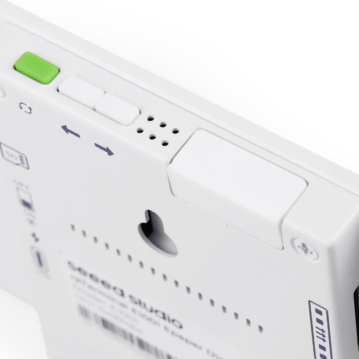 reTerminal E1002 – 7.3" Full-Color ePaper Display with ESP32-S3 - Image 3