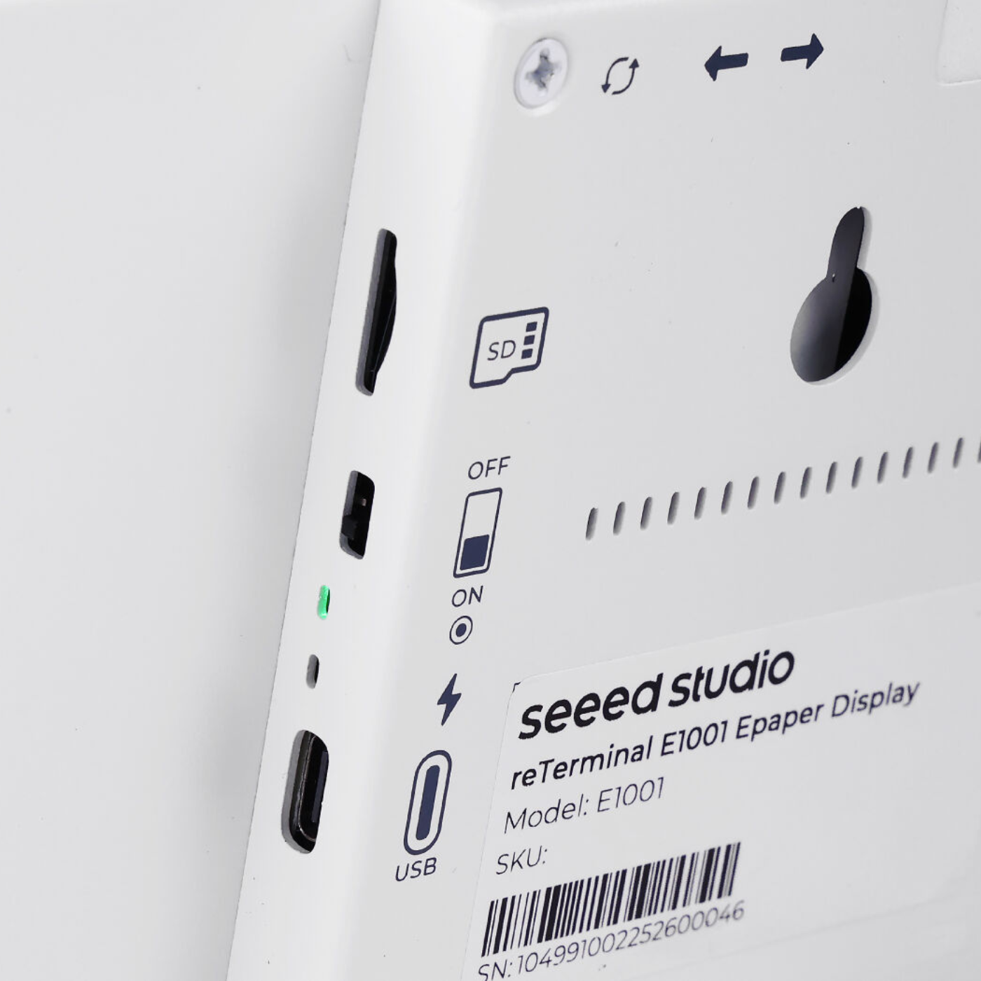 reTerminal E1001 – 7.5" Monochrome ePaper Display with ESP32-S3