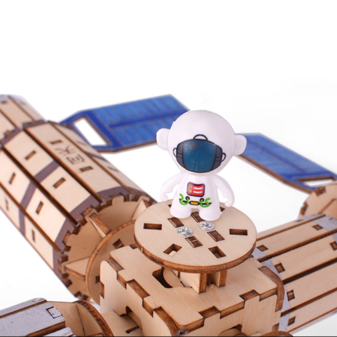 Pludo STEM Space Station Kit – Electrical Energy into Mechanical Motion DIY Science Kit for Kids 11–14 | Grade 6–8